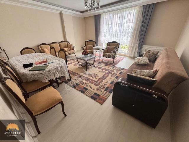 Sefaköy Merkez'de 3+1 K.uygun Ebeveyn Banyo çift Balkon