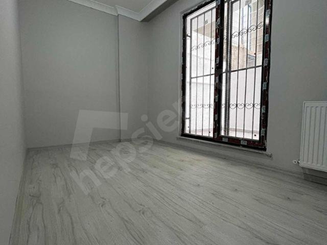SEFAKÖY FEVZİÇAKMAK MH.2+1 SIFIR AYRI MUTFAK BAHÇELİ BAHÇEKAT D