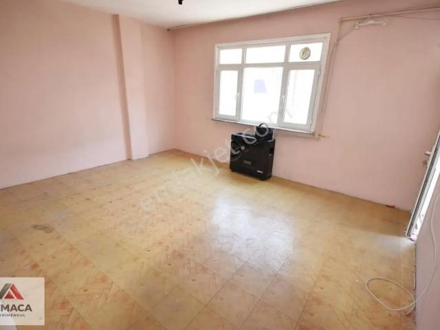 Sefaköy İnönü Mah. Merkezi Konumda Kiralık Arakat Daire