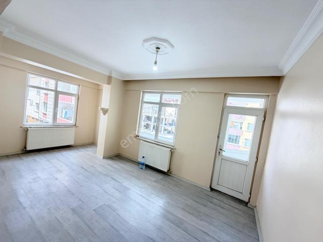 Sefaköy İnönü Mahallesi Kiralık 2 + 1 Ara Kat