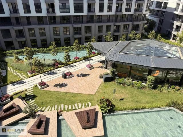 Sefaköy Sinpaş Boulevard'da 1+1 Lüks Kiralık Daire 45m² Net