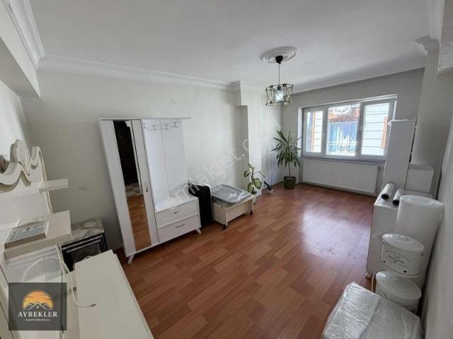 Sefaköy Tevfikbey'de 2+1 Kiralık Ara Kat Daire