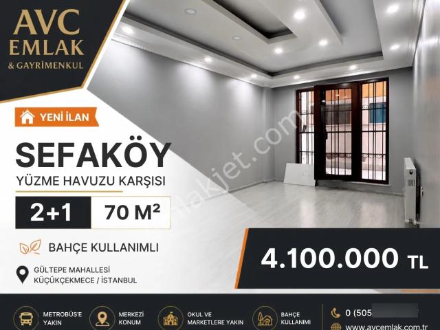 Sefaköy Yüzme Havuzu Karşısı, Bahçe Kullanımlı Satılık 2+1 Daire