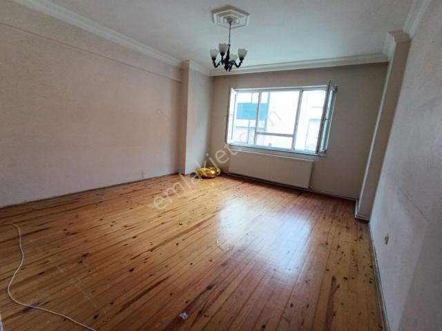 Sefaköyde Kiralık 100 M2.2+1 Arakat Metrobüs Yaya 5.dk Mesafede