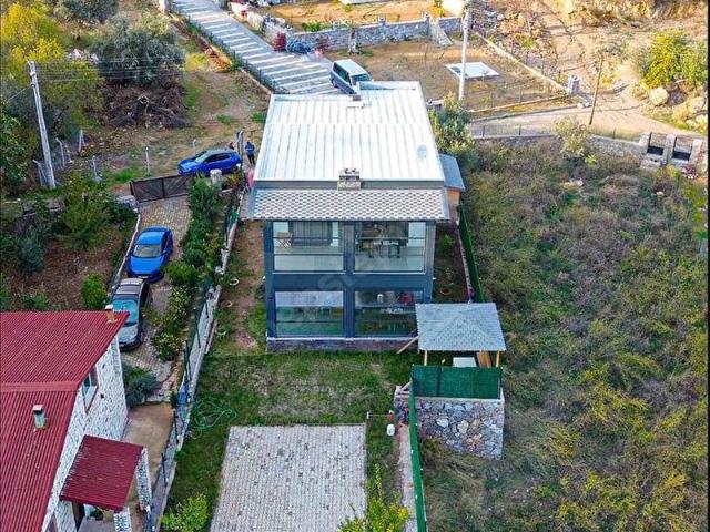 SEFERİHİSAR ORHANLIDA 600m2 ARSA İÇİNDE SATILIK 5+1 VİLLA