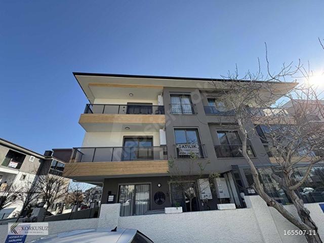 SEFERİHİSAR CAMİKEBİR'DE LÜKS SİTEDE SATILIK 2+1 DAİRE
