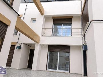 SEFERİHİSAR' DA TERASLI 3+1 VİLLA