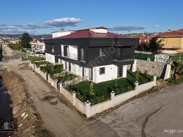 SEFERİHİSAR TEPECİK MAHALLESİ'NDE SATILIK MODERN ÇELİK VİLLA