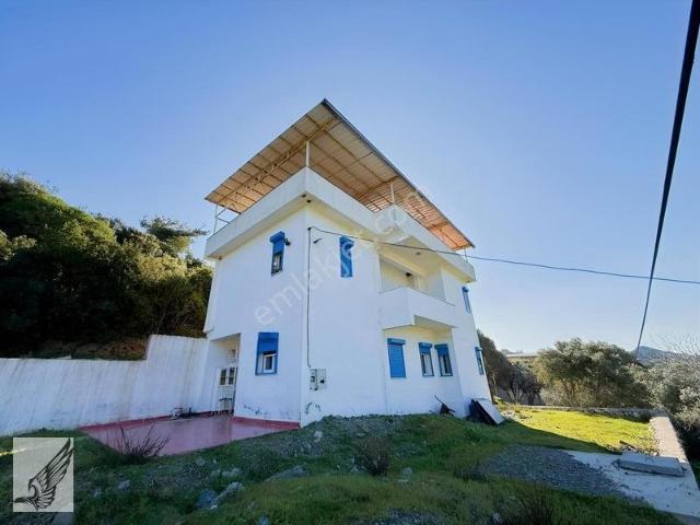 Seferihisar 2.700m2 Arazi İçinde Eşyalı Kiralık Müstakil Villa