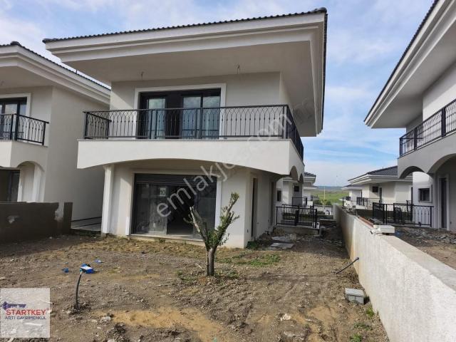 Seferihisar Teos Vita Mercan Evlerinde 5+1 Satılık Villa