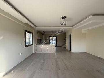 Seferihisar Tepecik Mahallesi’nde Bahçeli • Verandalı • Yerden Isıtmalı Sıfır Kiralık Geniş Villa
