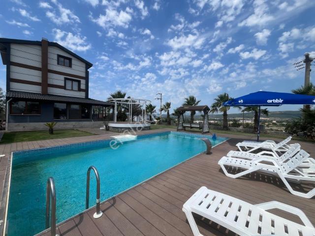 Seferihisar Ulamış'ta Kiralık Havuzlu Müstakil Villa