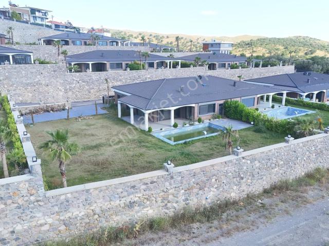 Seferihisar Ulamışta Sakin Yaşam İçin Tek Katlı 3+1 Villa