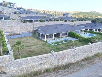 Seferihisar Ulamışta Sakin Yaşam İçin Tek Katlı 3+1 Villa