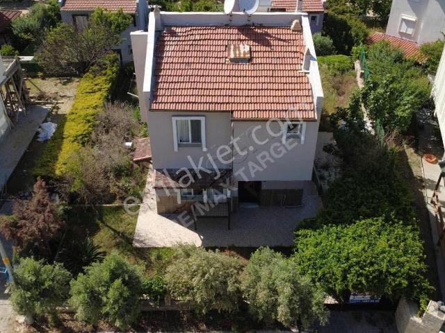 Seferihisar Akarca'da Deniz Manzaralı Müstakil Villa