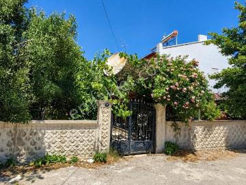 Seferihisar Akarca'da Denize Yürüme Mesafesinde Kiralık Villa
