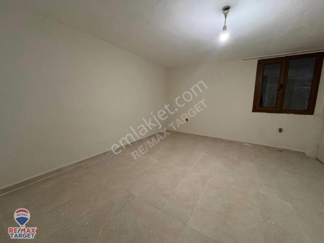 Seferihisar Akarca'da Kiralık 3+1