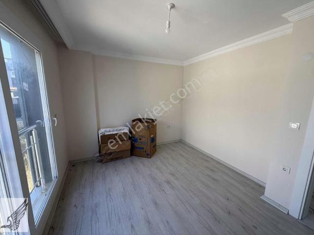 Seferihisar Camikebir Mahallesinde Geniş Ferah Aydınlık 1+1