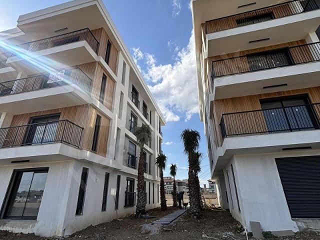 Seferihisar camikebir'de kat seçenekli lüx 2+1 daireler