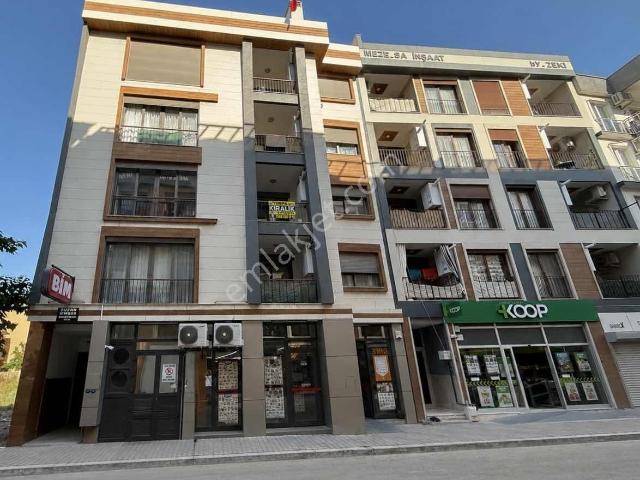 Seferihisar Camikebir'de Merkezi Konumda, 125m² Kiralık Daire