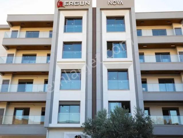 Seferihisar Caddesi Üzerinde, Sıfır Binada, Lüks, Modern Ve Konforlu 2+1 Daire