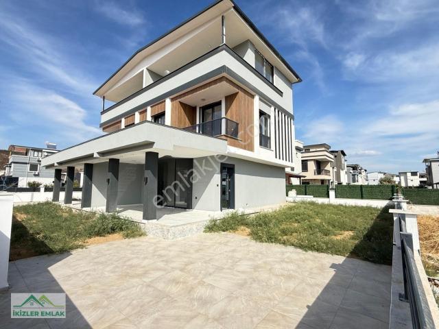 Seferihisar Doğanbey'de Satılık Sıfır 3+1 Dubleks Villa Geniş Bahçeli