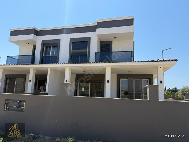 Seferihisar doganbeyde yaz kış kiralık bahceli villa