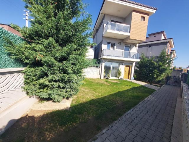 Seferihisar İpek Villaları Sitesinde Kiralık 4+2 Villa !