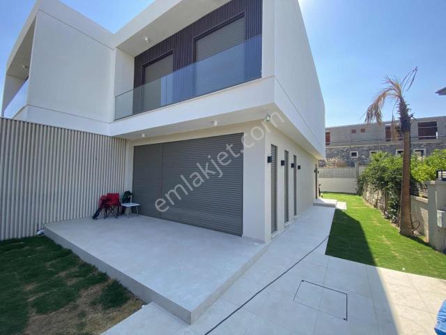 Seferihisar Kavakdere'de Doğa İçinde Eşyalı Kiralık Lüks Villa