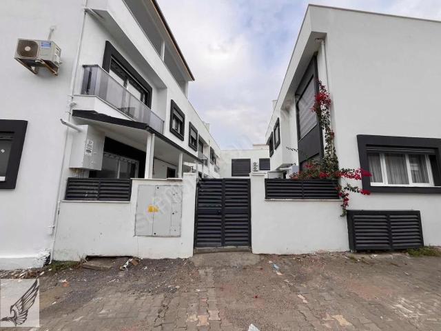 Seferihisar Merkezde Satılık Villa