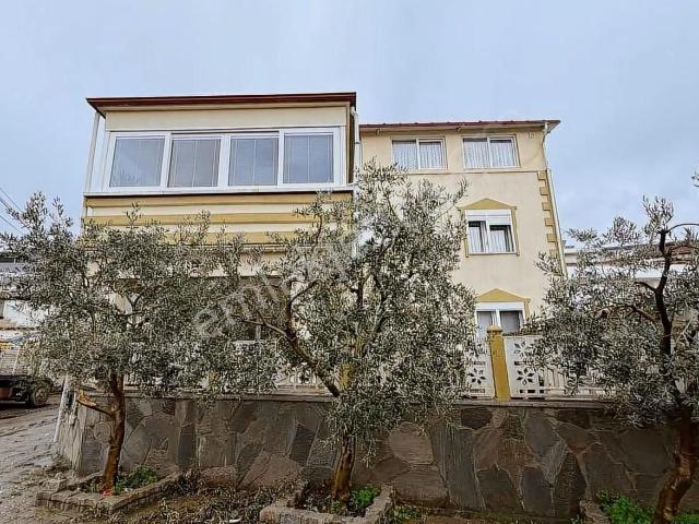 Seferihisar Çolak İbrahim Bey Mahallesi Satılık Apartman
