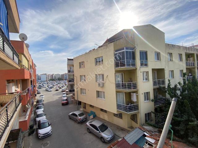 Seferihisar Pazaryeri'nde Merkezi Konumda Kiralık 2+1 Ayrı Mutfak Daire