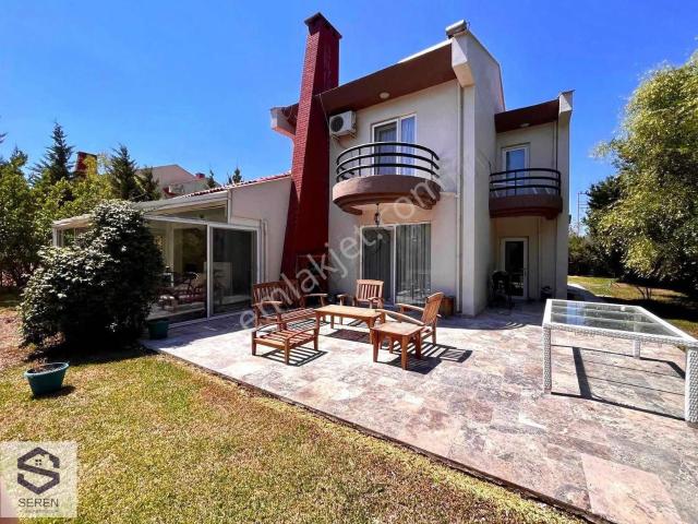 Seferihisar Sığacık Konaklarında Satılık 4+1 Villa