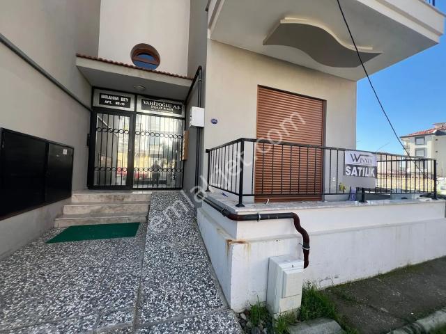 Seferihisar'da Bahçe Nizamlı, Yüksek Tavanlı 80 M² Net Daire