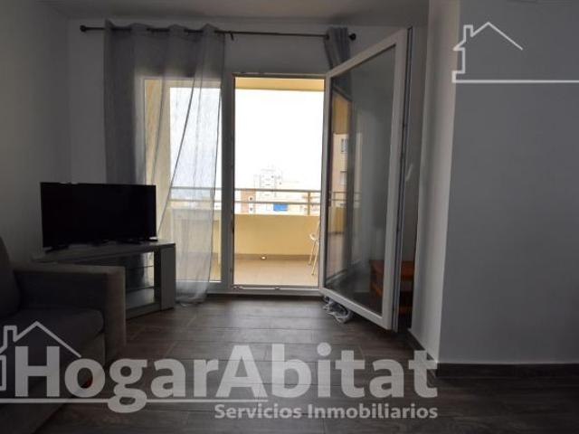 ¡SEGUNDA LÍNEA DE PLAYA! EXTERIOR REFORMADO CON GARAJE, PISCINA Y TERRAZA