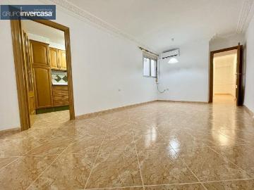 Segundo piso sin ascensor, con inquilino, se encuentra situado en zona Mare Nostrum de Quart de Poblet