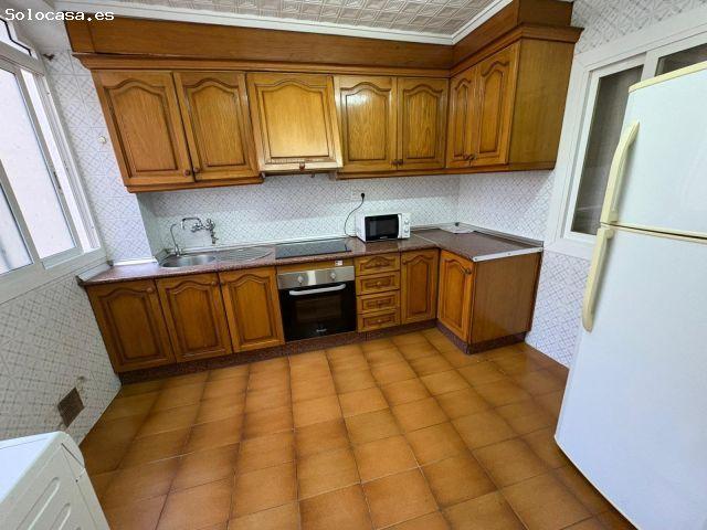 Segundo piso real con balcón en Carrús!