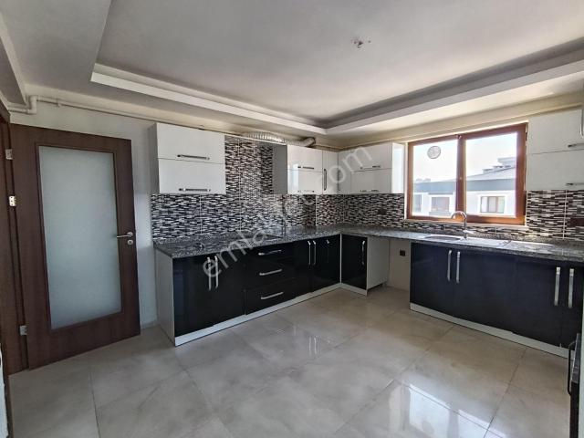 Segup Havuzlu,kpalı,açk Otoparkl Bahçli Sitede Gynme Odalı Manz