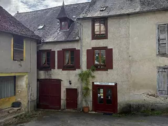 Ségur le Château 19230 Achat / Vente maison 8 pièces t8 au dernier étage terrasse