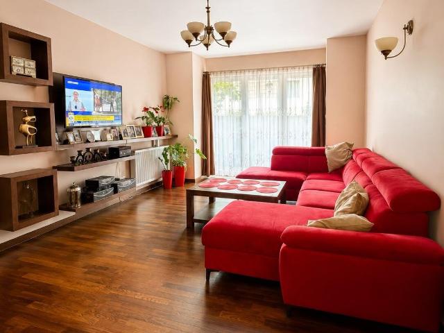 Segment środkowy 88 m² z kominkiem i miejscem postojowym polecam!