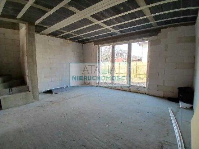 Segment środkowy 90 m² z ogródkiem 60 m², nowoczesne ogrzewanie polecam!