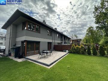 Segment skrajny z dużym ogrodem, tarasem i poddaszem 42 m2