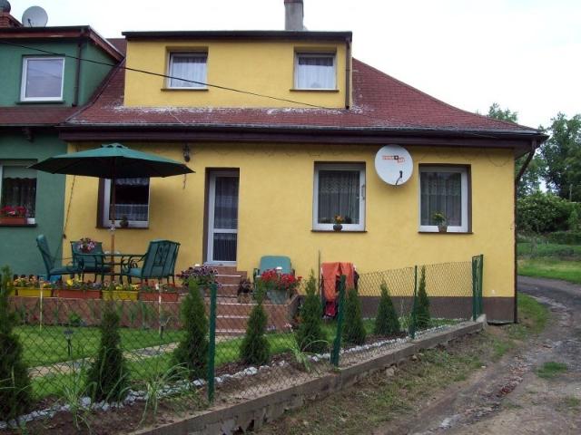 Segment skrajny z ogródkiem, 65 m2, garaż, remont 2018