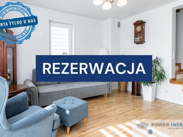 Na sprzedaż przestronny segment z ogrodem i parkingiem w Krzysztoforzycach