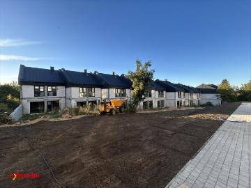 Segment z ogródkiem, 129 m², garaż, nowoczesne rozwiązania