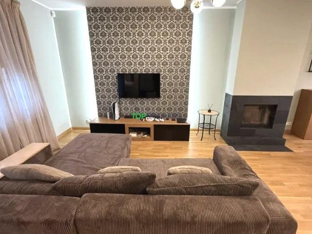 Segment 124m² z ogródkiem, 5 pokoi, garaż polecam