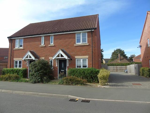Segrave Road, King's Lynn 2 bed semi detached house to rent £1,050 pcm £242 pw
