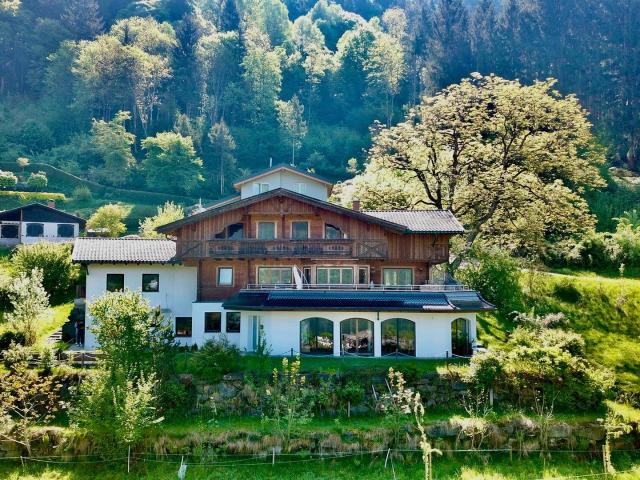 Sehenswertes Landhaus mit Panoramablick auf den Ossiacher See