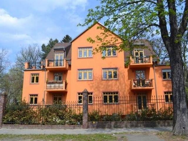 Sehr moderne helle 3Zi Wohnung im Grünen, tolle Lage, mit EBK und FBH!