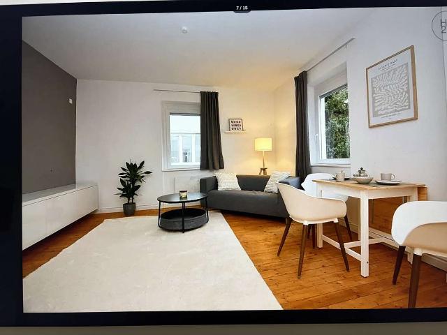 Sehr charmante, moderne und komplett möblierte Wohnung mit Balkon in Stuttgart Ost